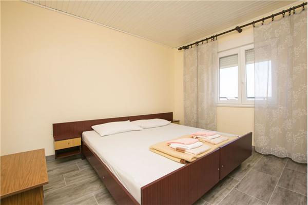 Apartment A2, for 6 persons