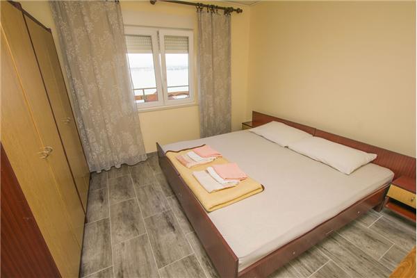 Apartment A2, for 6 persons