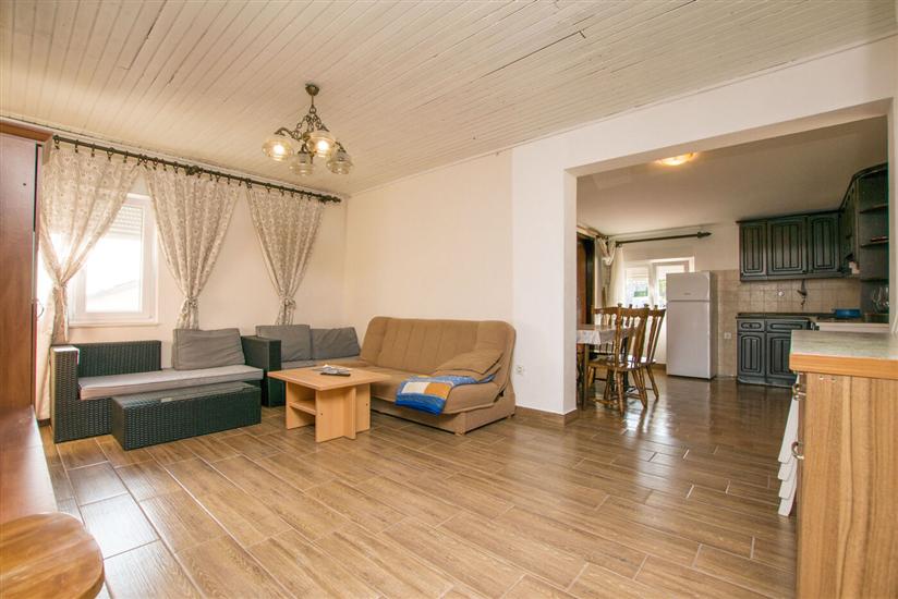 Apartment A2, for 6 persons