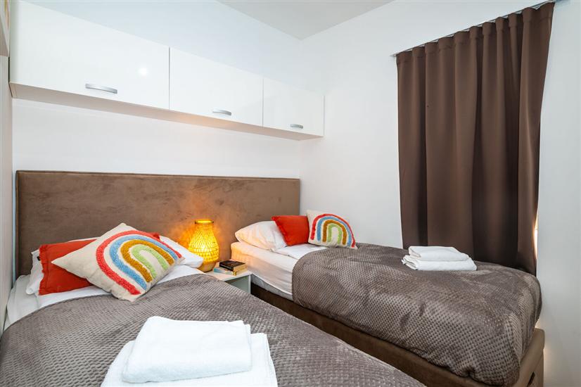 House K1, for 8 persons