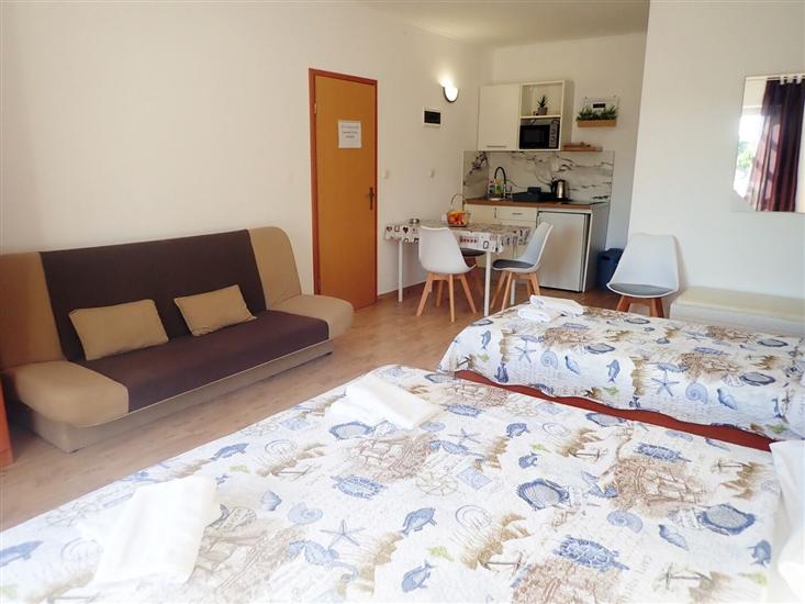 Apartment A4, for 3 persons