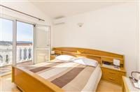 Room S1, for 2 persons