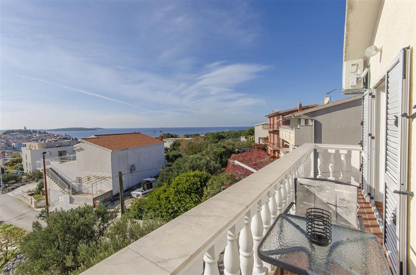 Room S1, for 2 persons