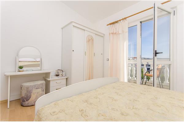 Room S2, for 2 persons