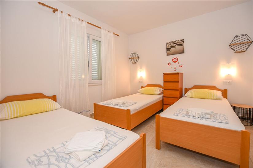 Apartment A4, for 5 persons