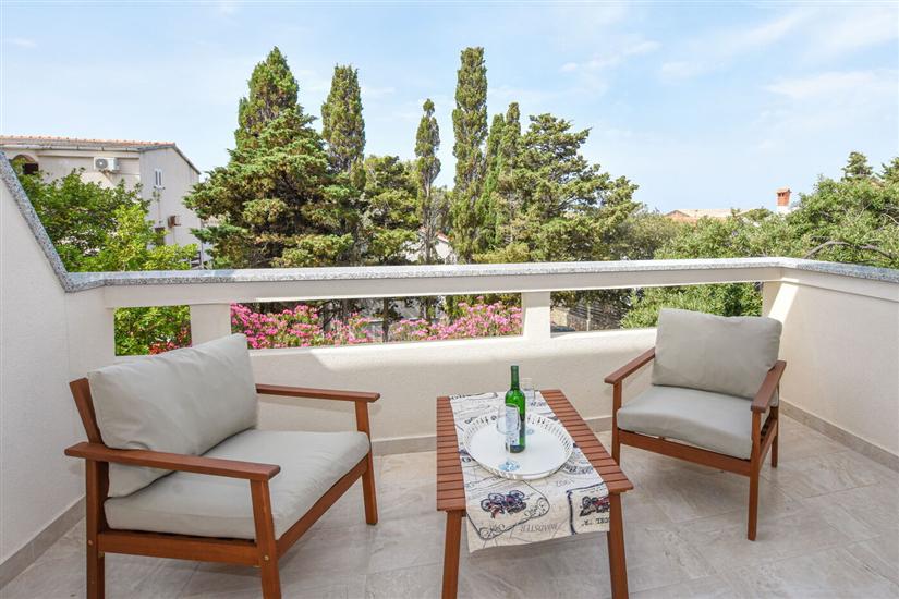 Apartment A4, for 5 persons