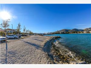 Apartment Čićko Trogir, Size 55.00 m2, Airline distance to the sea 50 m, Airline distance to town centre 500 m