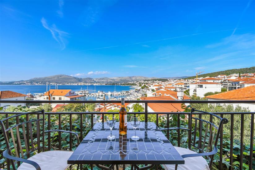 Apartment A2, for 5 persons