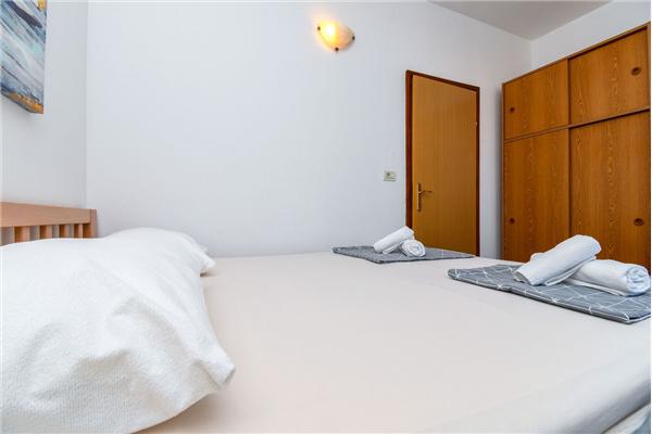 Apartment A2, for 5 persons