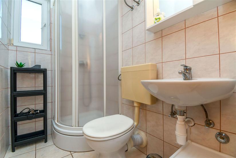 Apartment A2, for 5 persons