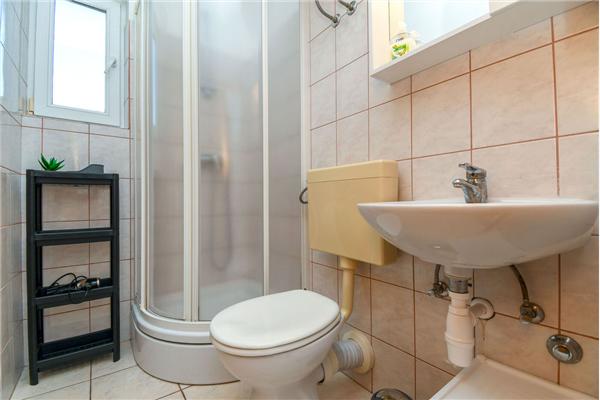 Apartment A2, for 5 persons