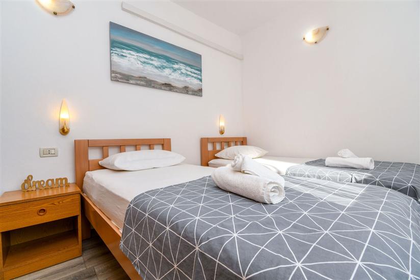 Apartment A2, for 5 persons