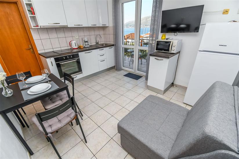 Apartment A4, for 3 persons