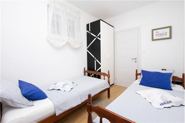 Apartment A2, for 4 persons