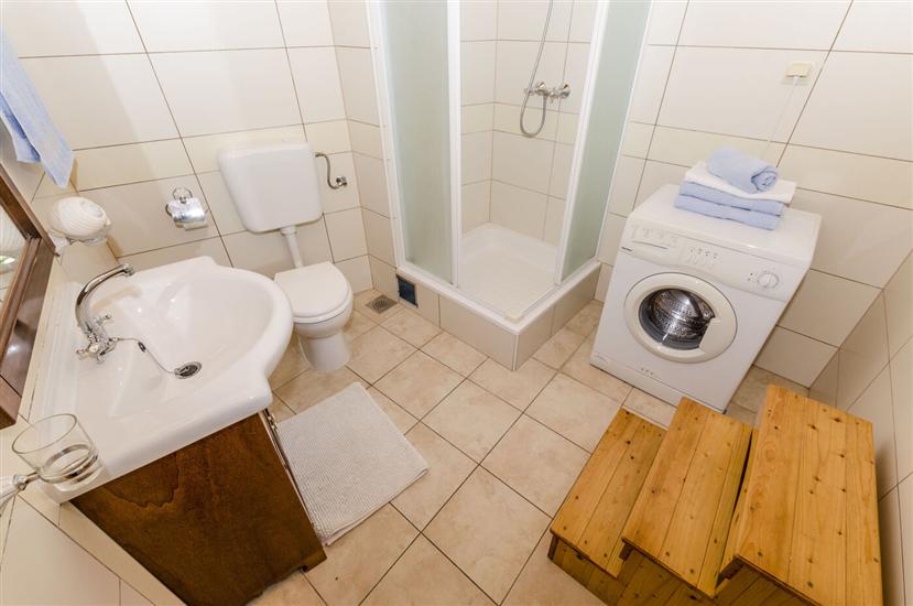 Apartment A4, for 3 persons