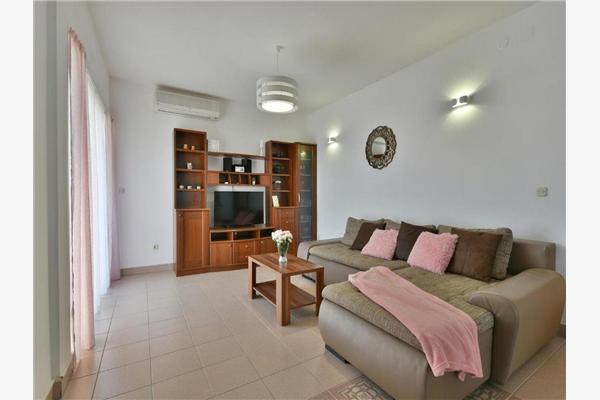 House K1, for 10 persons