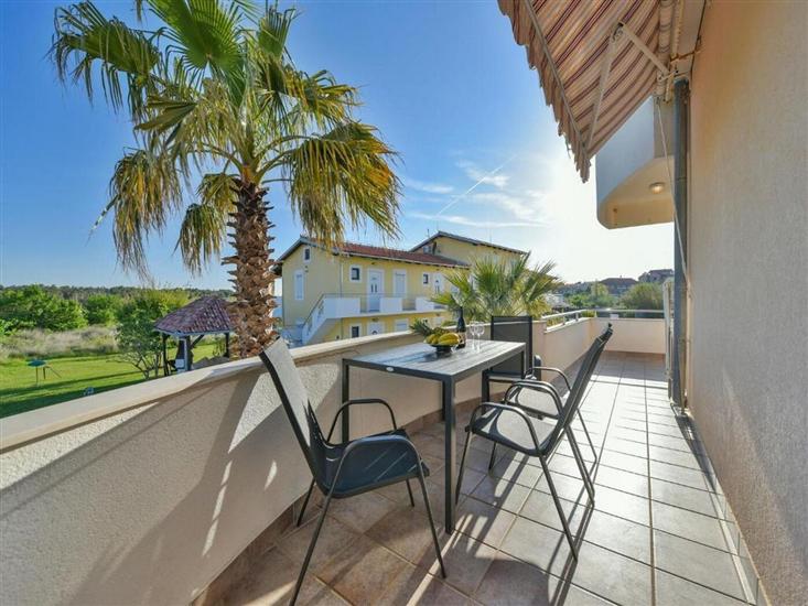 House K1, for 10 persons