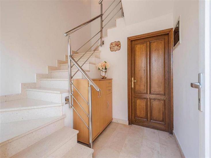 House K1, for 10 persons