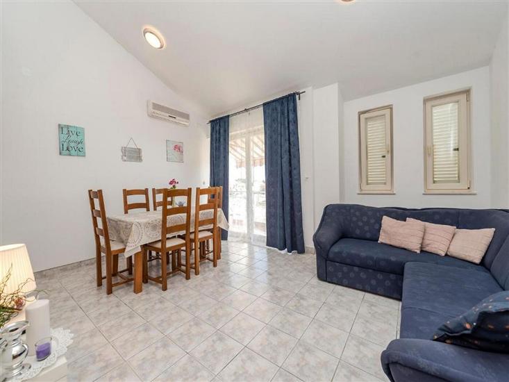 House K1, for 10 persons