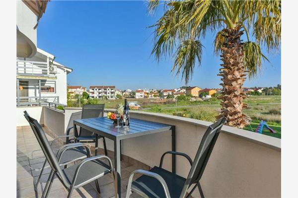 House K1, for 10 persons