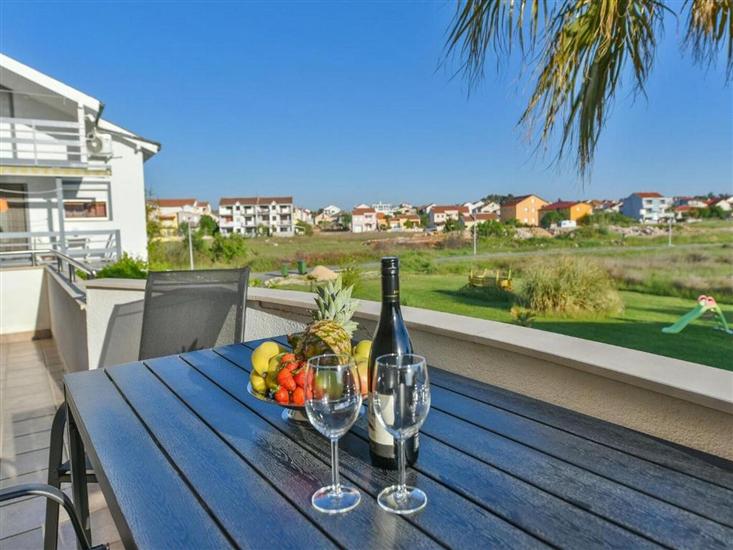 House K1, for 10 persons