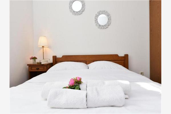 House K1, for 10 persons