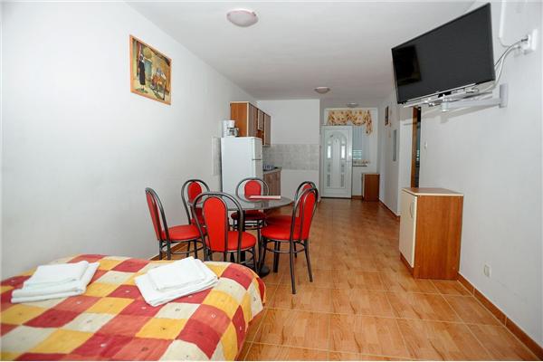 Apartment A1, for 6 persons