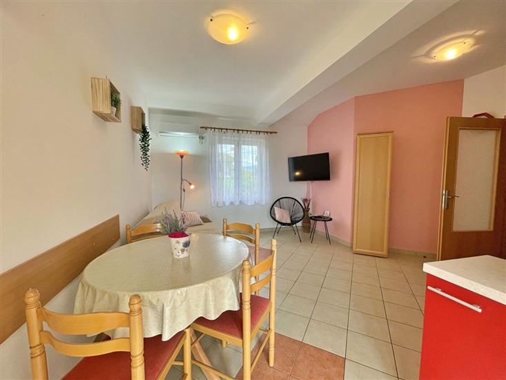 Apartment A4, for 3 persons