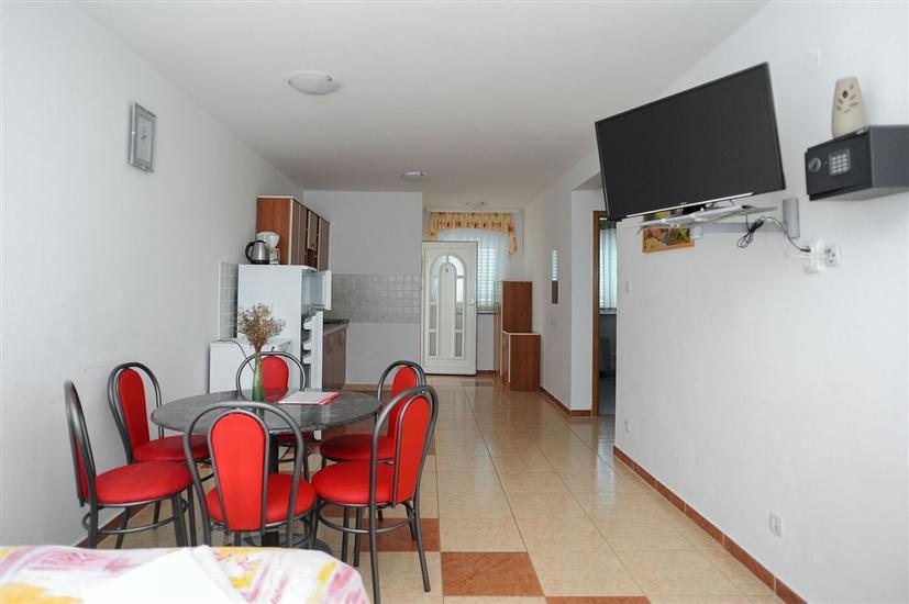 Apartment A5, for 6 persons