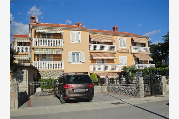 Apartment A4, for 3 persons