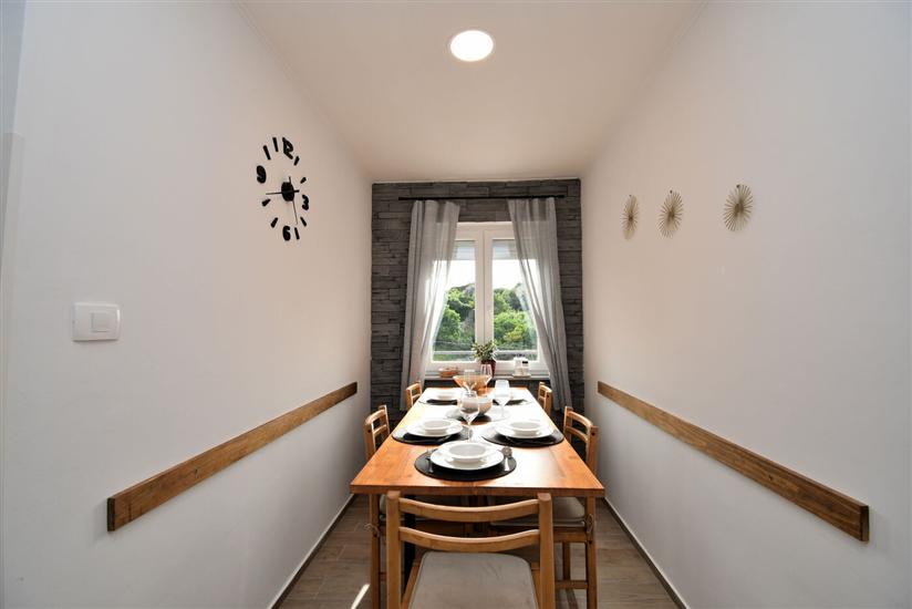 Apartment A1, for 5 persons