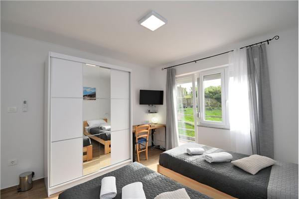 Apartment A1, for 5 persons