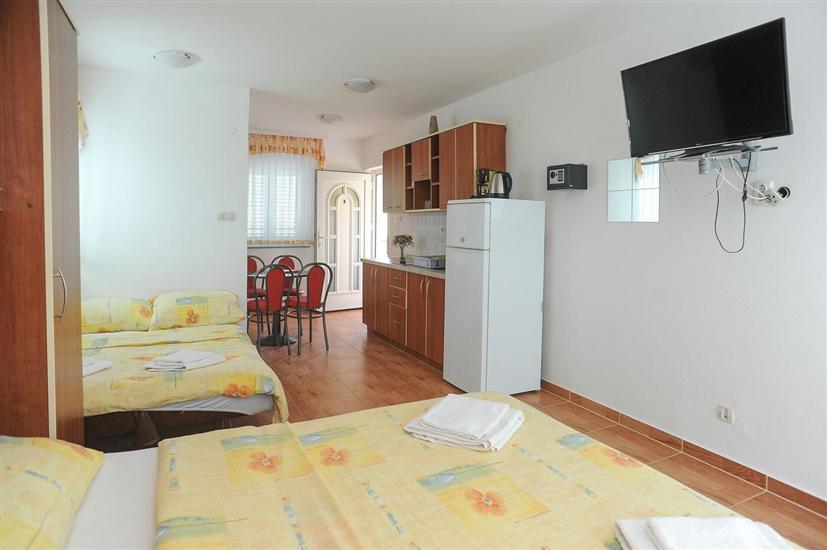 Apartment A8, for 4 persons