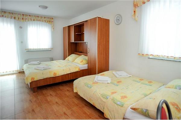 Apartment A8, for 4 persons
