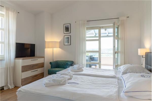 House K1, for 8 persons