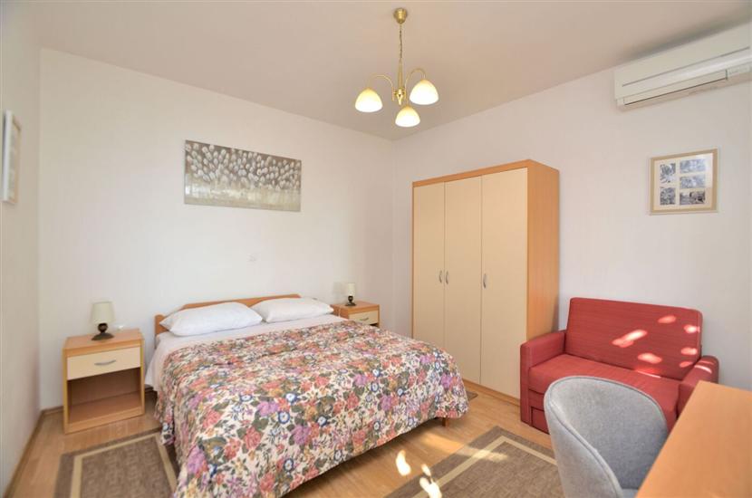 Apartment A1, for 5 persons