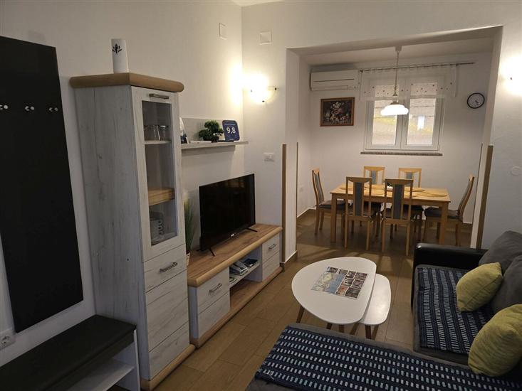 Apartment A1, for 5 persons