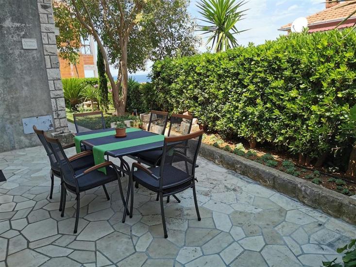 Apartment A1, for 5 persons