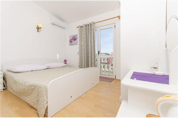 Room S3, for 2 persons