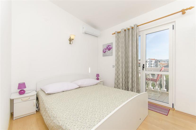 Room S3, for 2 persons