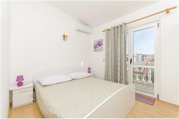 Room S3, for 2 persons