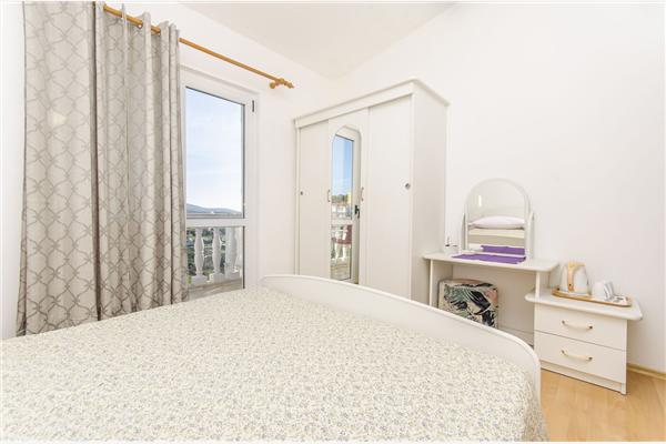 Room S3, for 2 persons