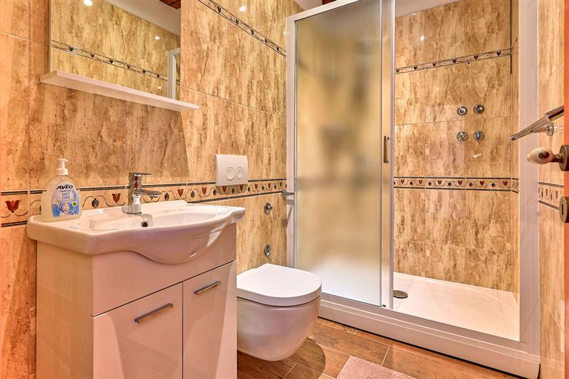 House K1, for 10 persons