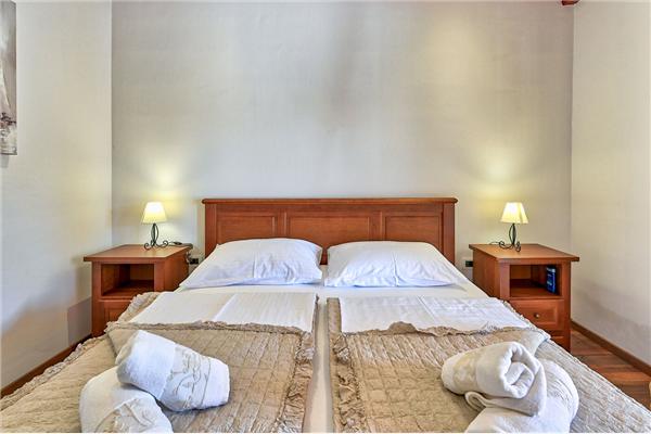 House K1, for 10 persons