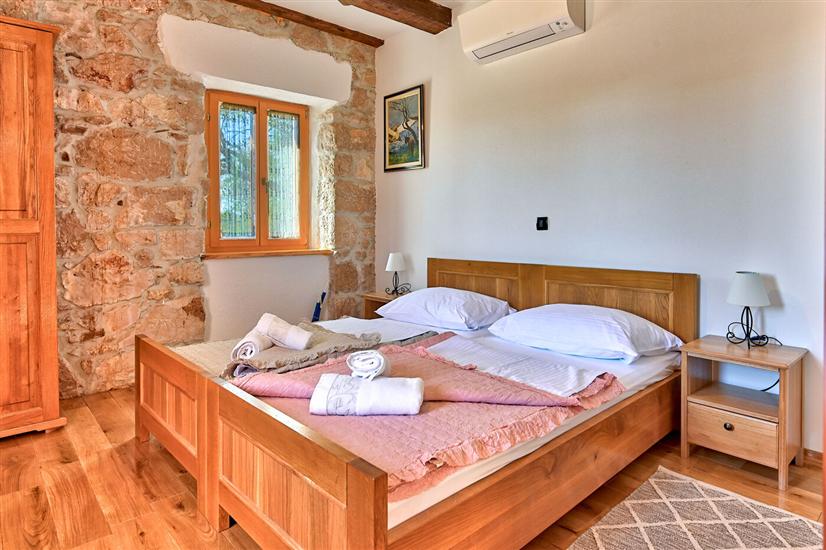 House K1, for 10 persons