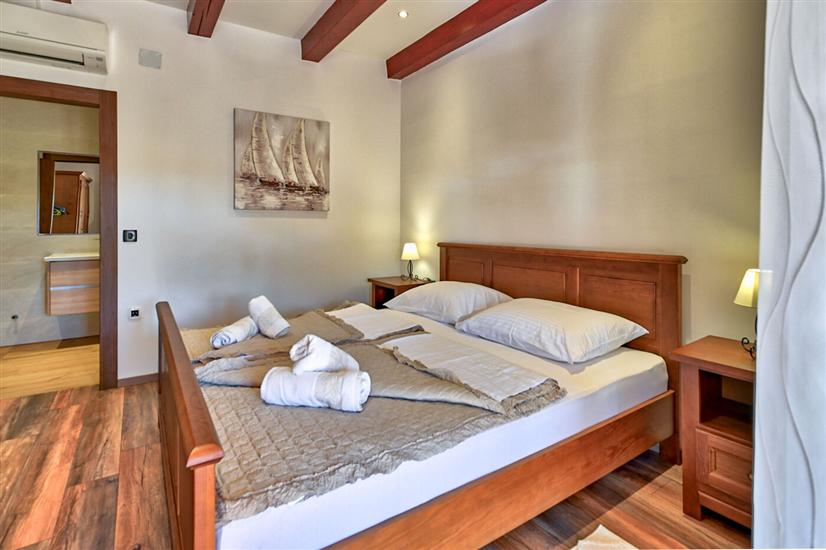 House K1, for 10 persons