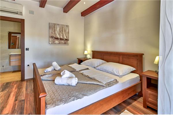 House K1, for 10 persons