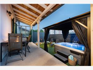 Apartment Split and Trogir riviera,BookjacuzziFrom 314 €