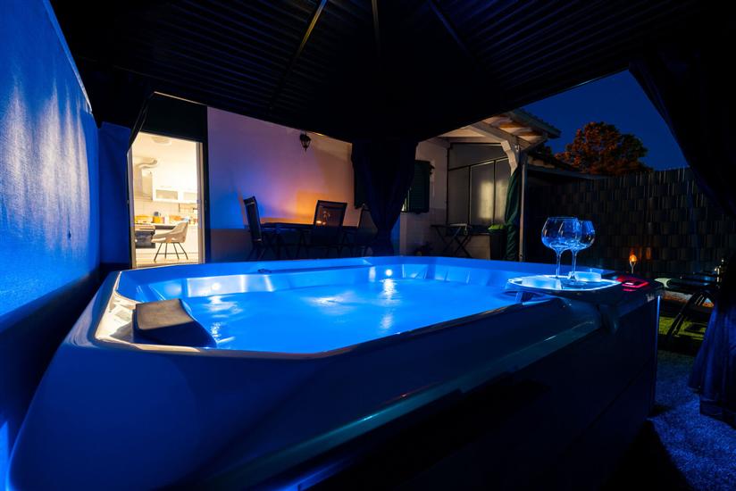 House Cute house with jacuzzi