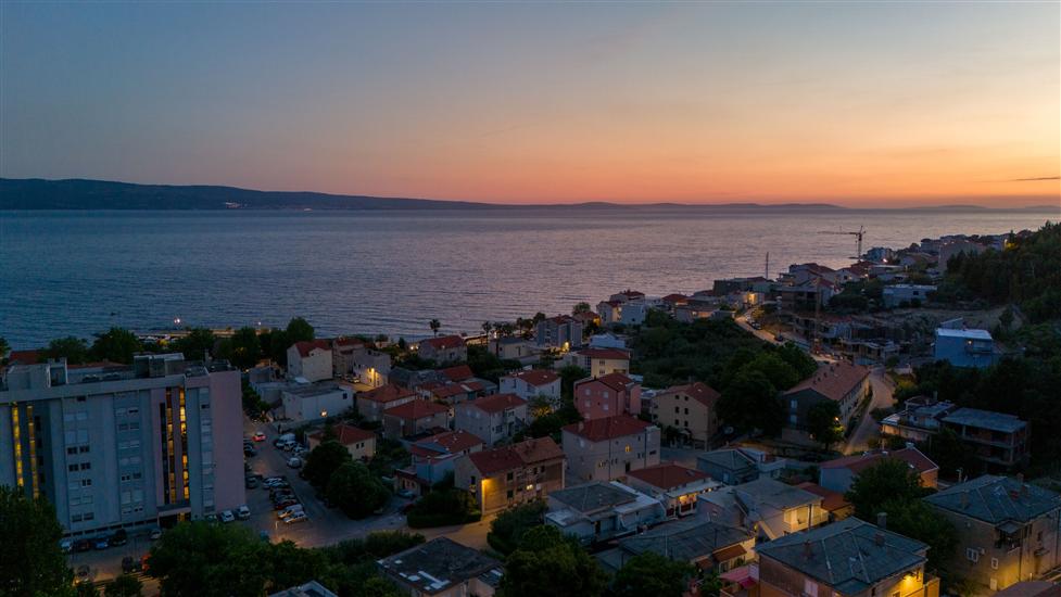 House Cute house with jacuzzi